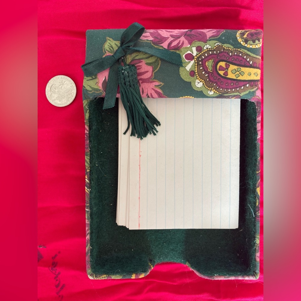 Vintage info holder . Make notes or leave notes🌸